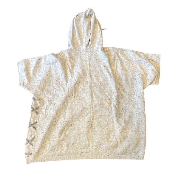 CAbi Women's In Stitches Pullover Light Gray Size L - Picture 3 of 8